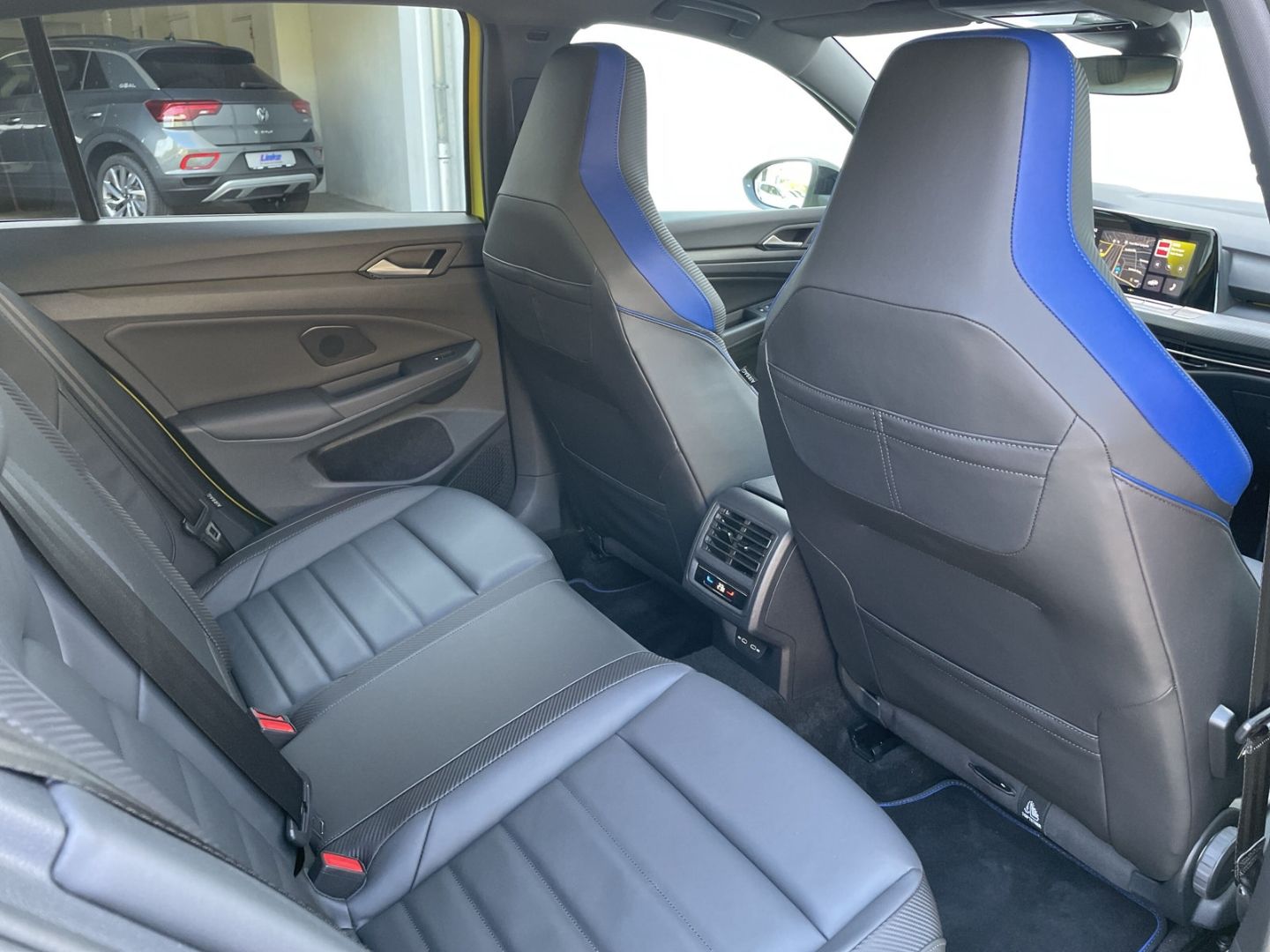Volkswagen Golf R 333 2.0 TSI DSG 4Motion - Samsaru's Car Outlet