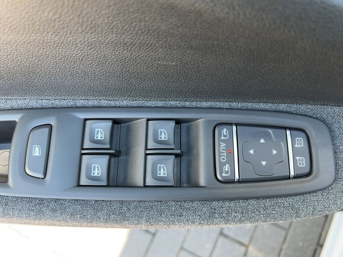 Renault ZOE INTENS R135 50 kWh - Samsaru's Car Outlet