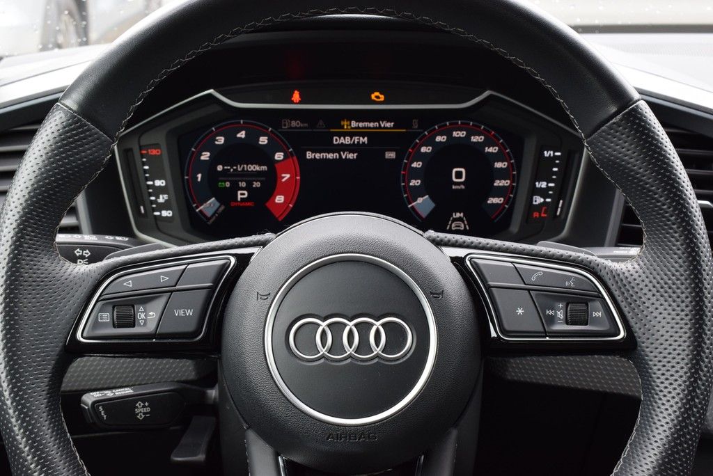Audi A1 Sportback 40 TFSI S-tronic S-line - Samsaru's Car Outlet