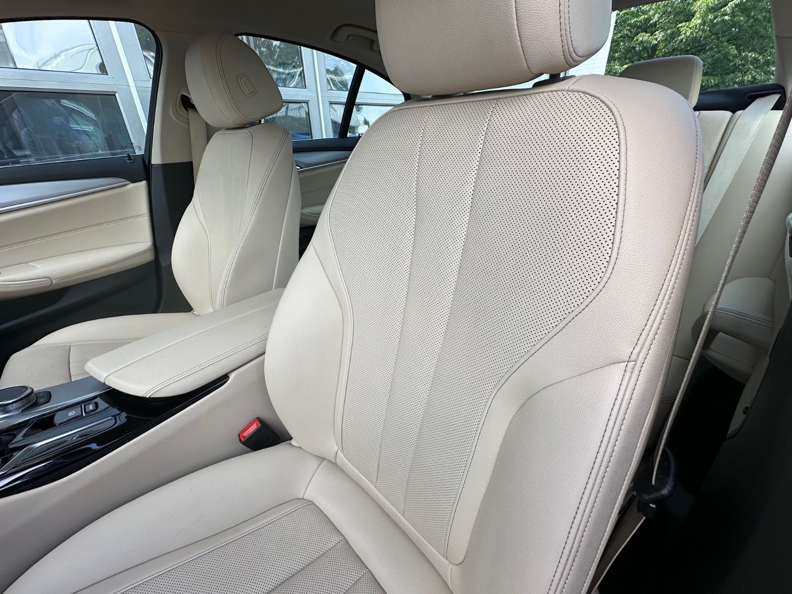 BMW 520d xDr *ACC*DRIVING*4-ZONEN KL.*KAM*HiFi*LEDER