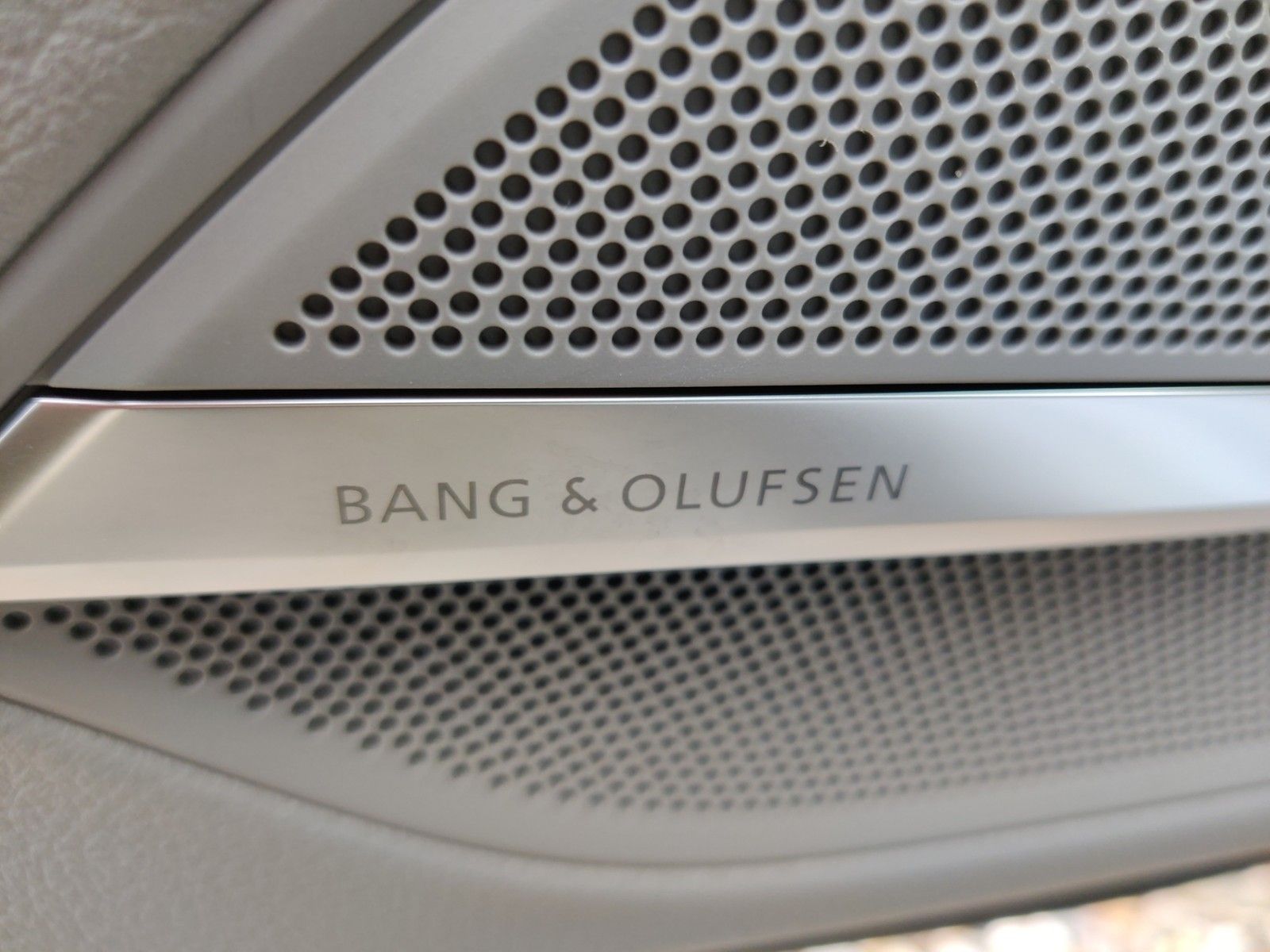 Audi A8 50 TDI L quattro - Samsaru's Car Outlet