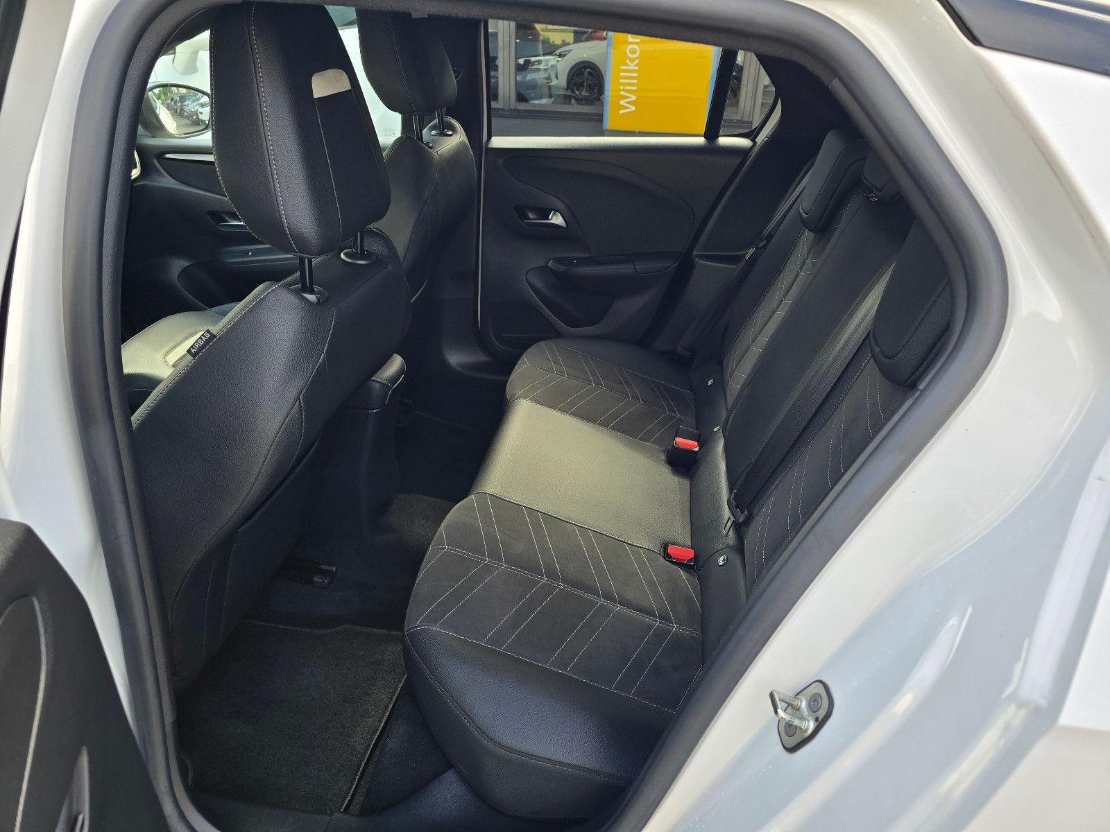 Opel Corsa F Ultimate - Samsaru's Car Outlet