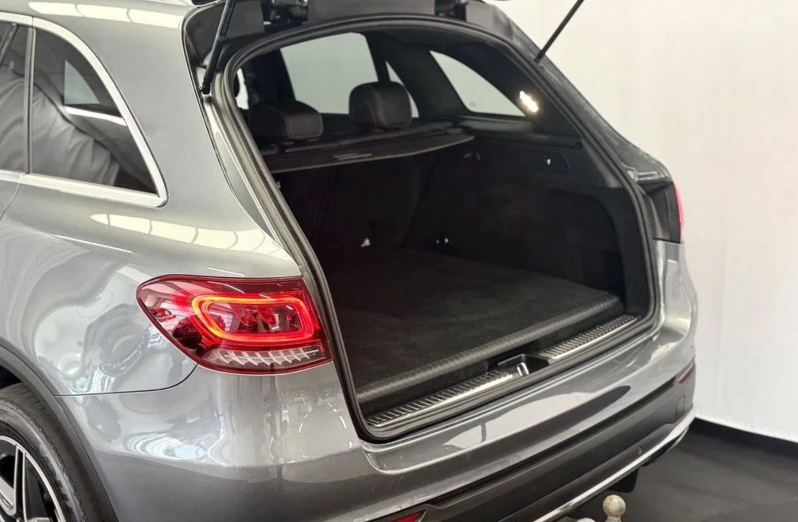 Mercedes-Benz GLC 300 de 4Matic AMG-LINE - Samsaru's Car Outlet