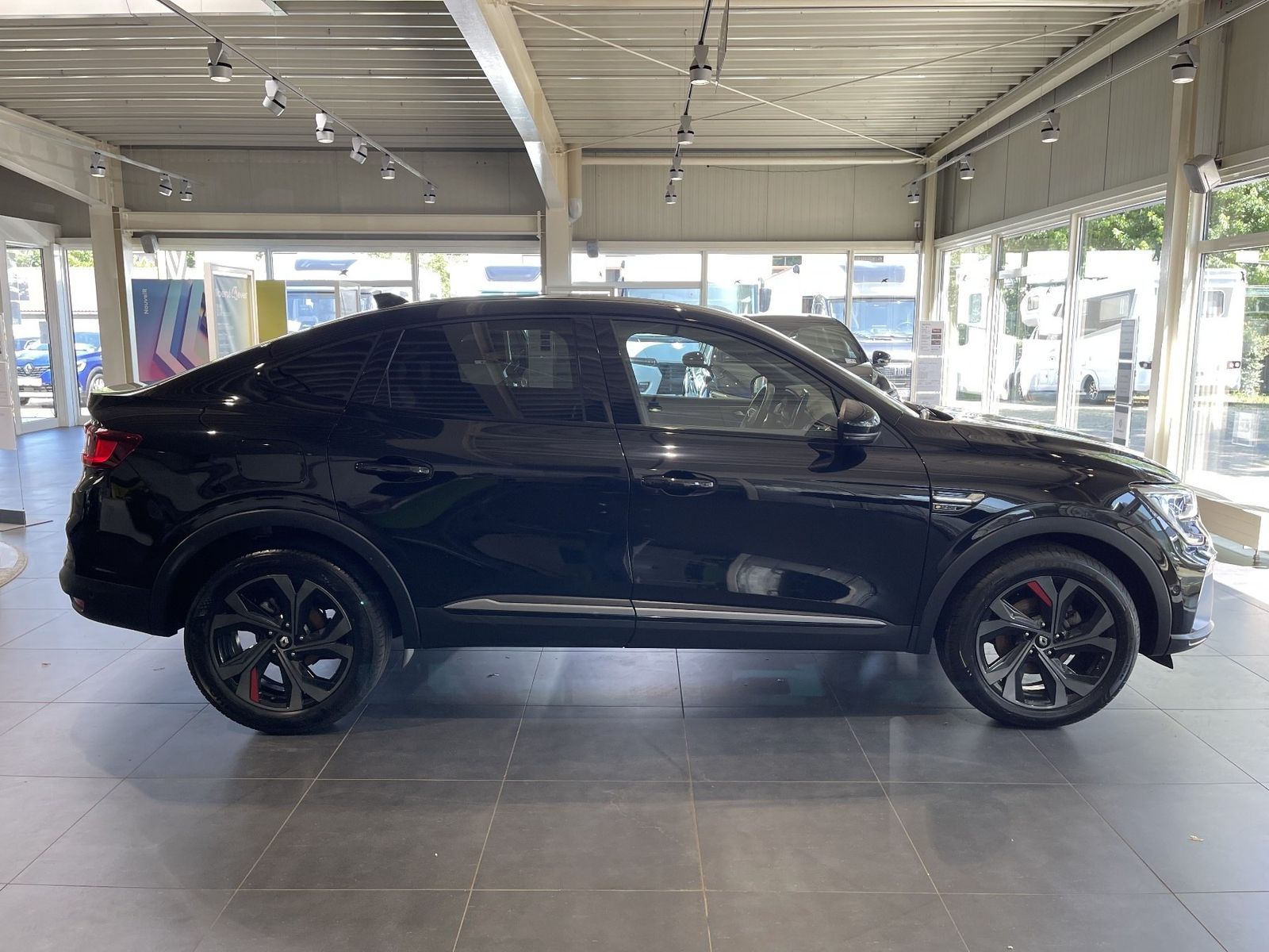 Renault Arkana R.S. LINE E-TECH - Samsaru's Car Outlet