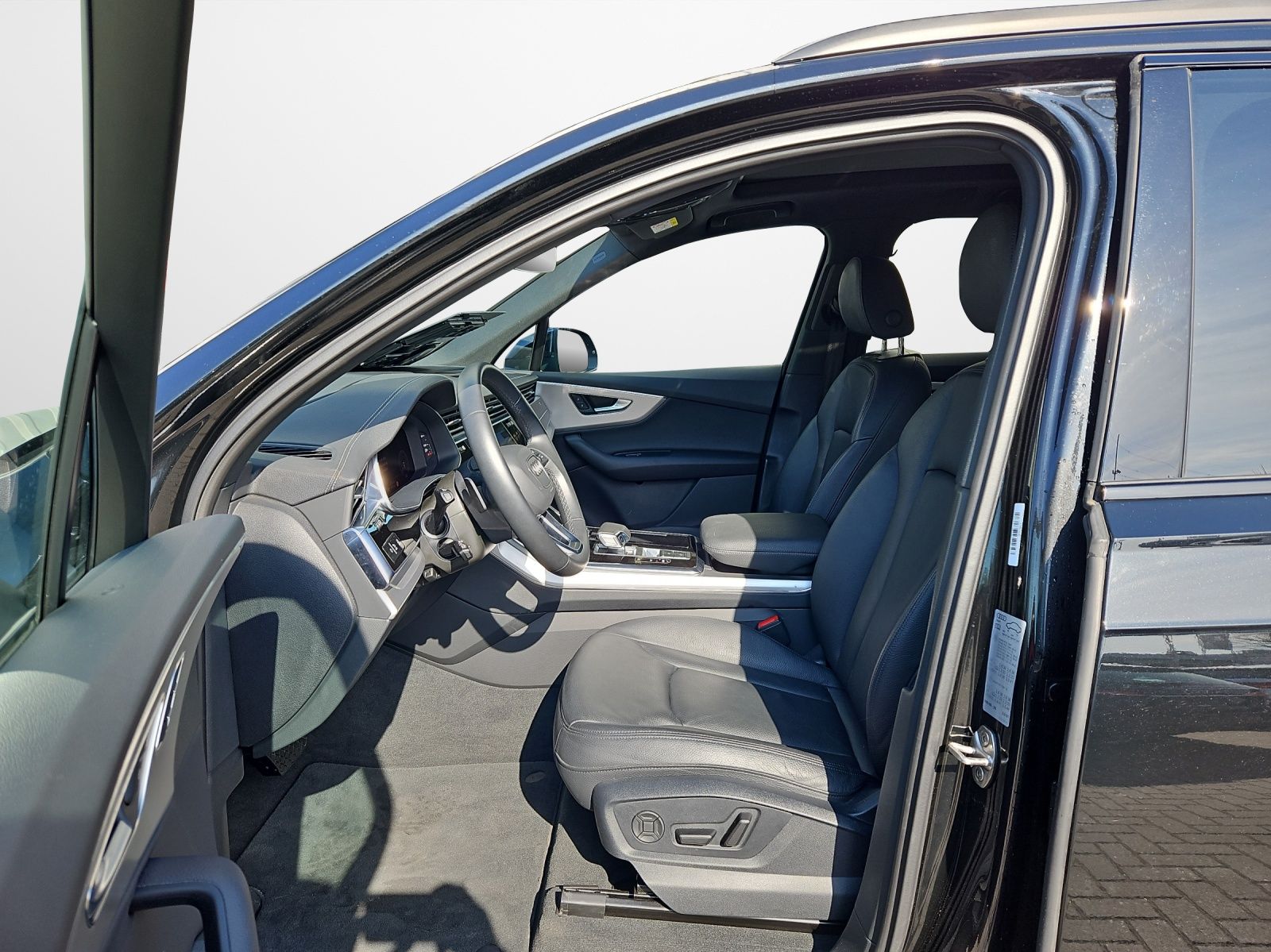 Audi Q7 55 TFSI tiptronic quattro S line NaviPlus Mat
