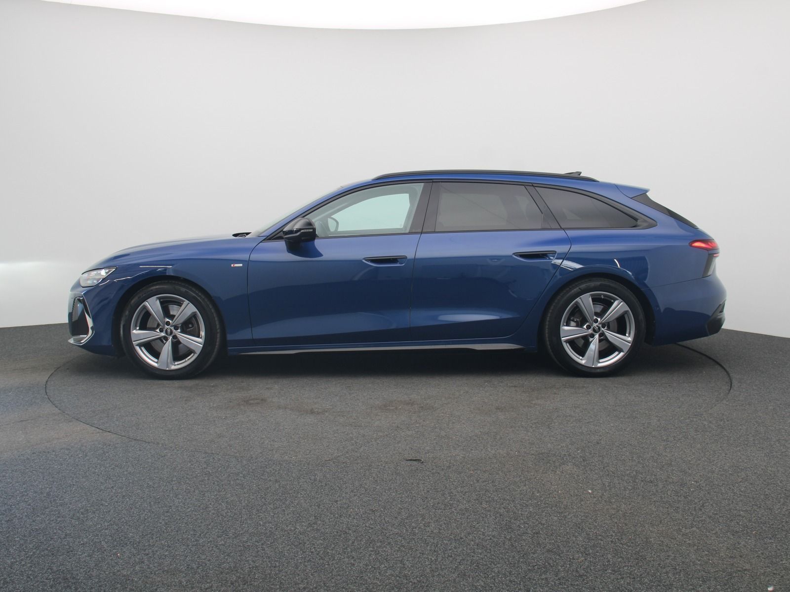 Audi A6 Avant S-Line TDI quattro S-tronic / Pano, AHK