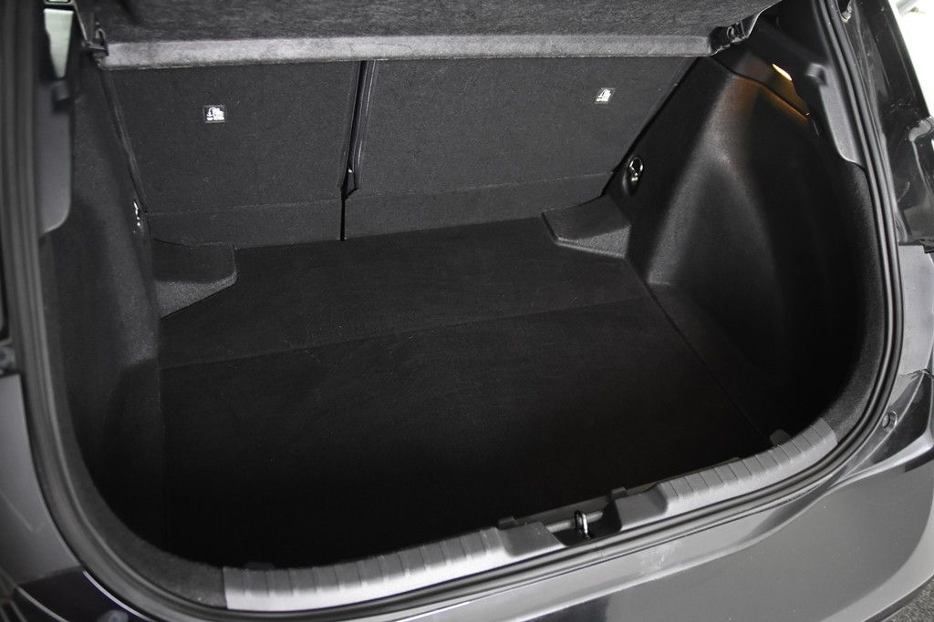 Toyota Corolla 1.8 Hybrid - Samsaru's Car Outlet