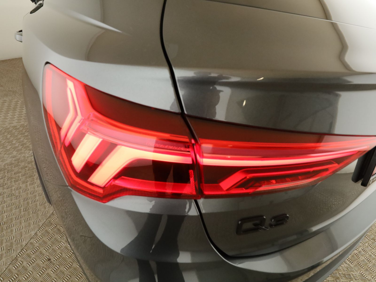 Audi Q3 Sportback 40 TFSI quattro S line - Samsaru's Car Outlet