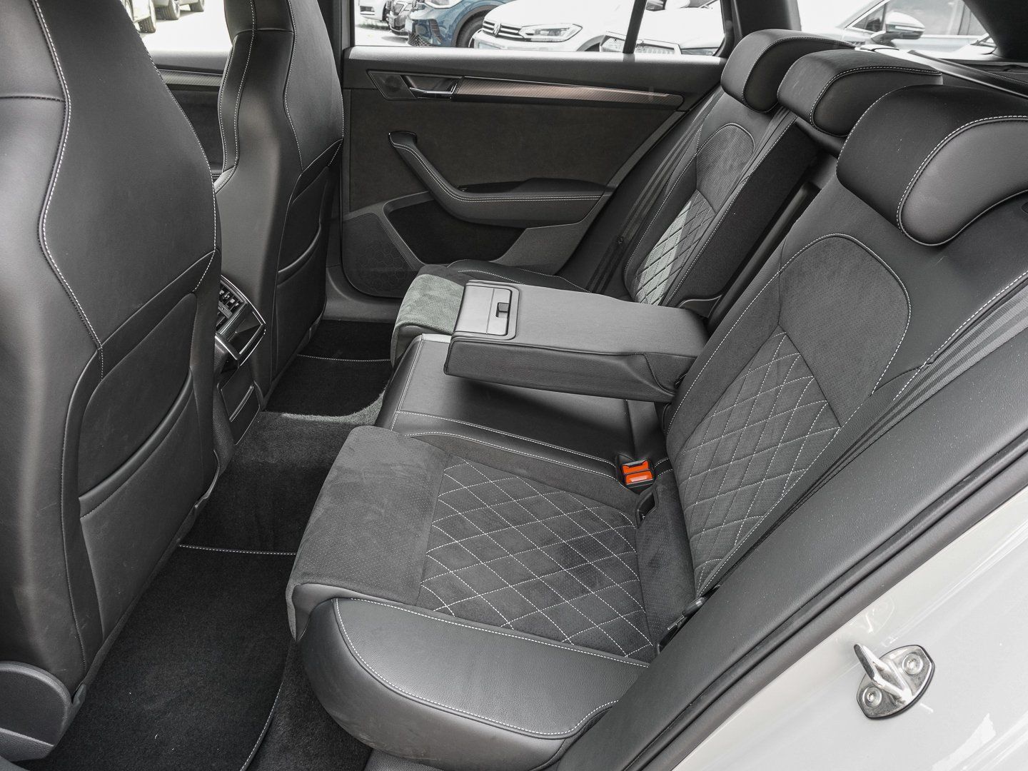 Skoda Superb Combi 2.0 TDI 4x4 DSG Sportline MATRIX AH