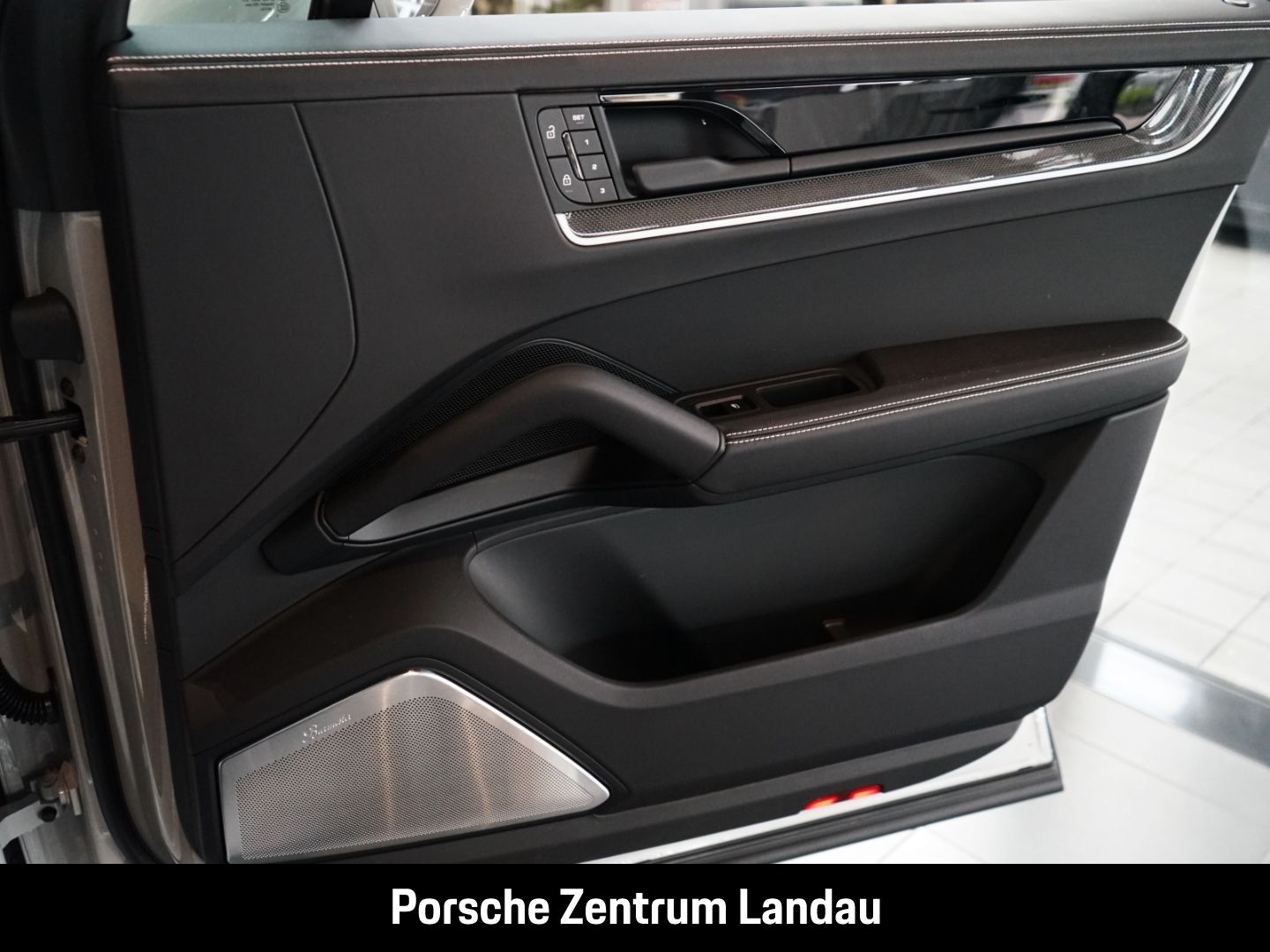 Porsche Cayenne E-Hybrid Burmester InnoDrive Head-Up