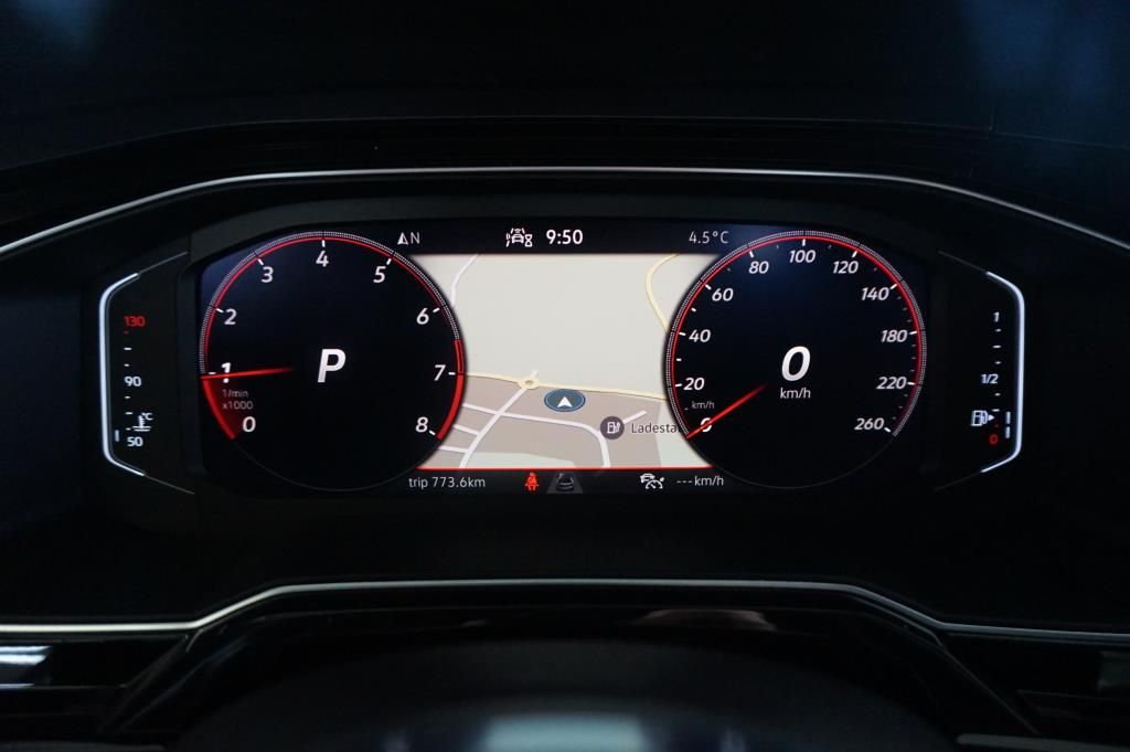 Volkswagen POLO 1,0 TSI DSG R-LINE KAMERA SHZ ACC LED NAVI