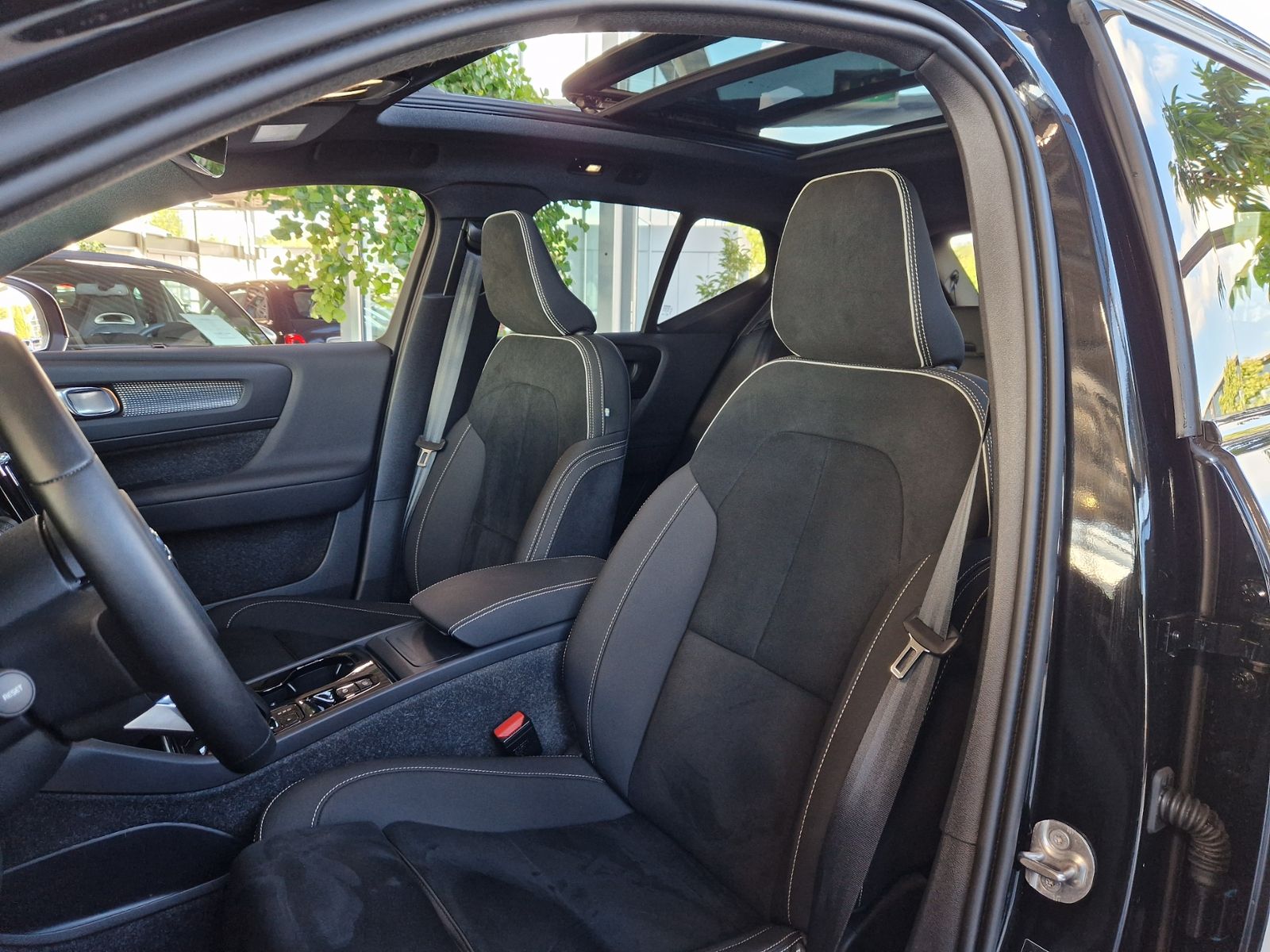 Volvo XC40 Ultra Dark PANO KLIMA ALU AHK NAVI