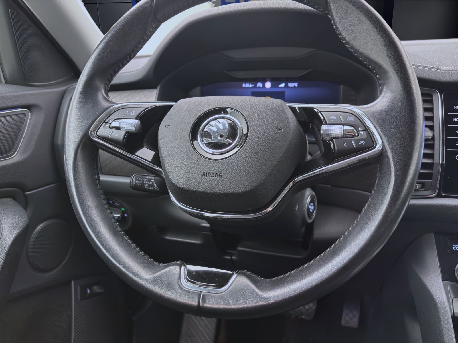 Skoda Kodiaq 2.0 TDI DSG 4x4 STYLE NAVI AHK KLIMA KAME