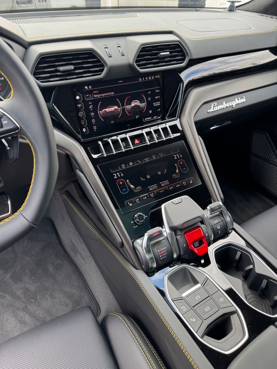 Lamborghini Urus S Facelift - Samsaru's Car Outlet