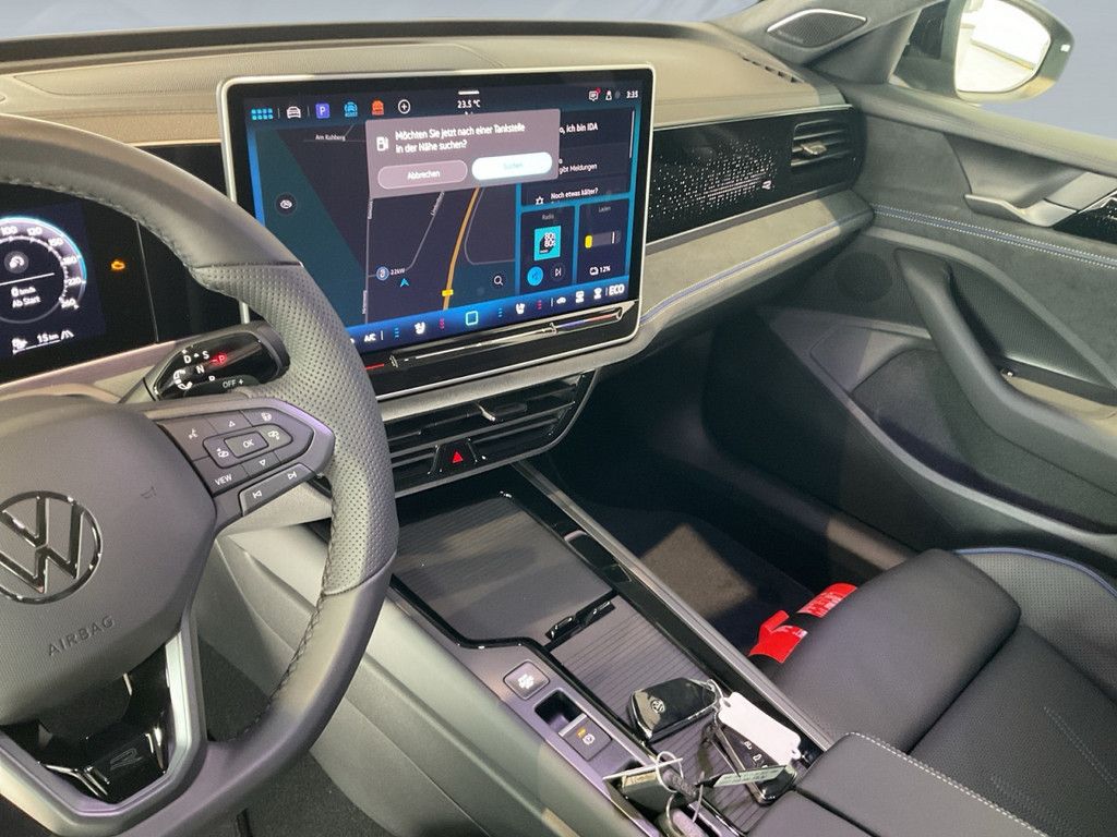 Volkswagen Passat 1.5 eHybrid DSG R-Line PANO MATRIX-LED