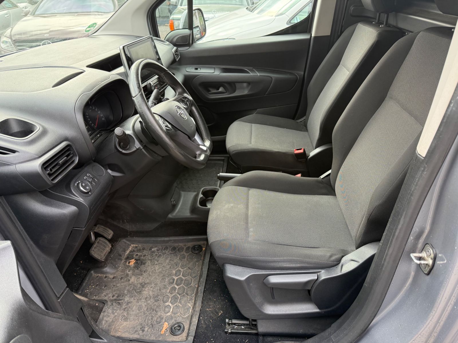 Opel Combo E Cargo Edition - Samsaru's Car Outlet