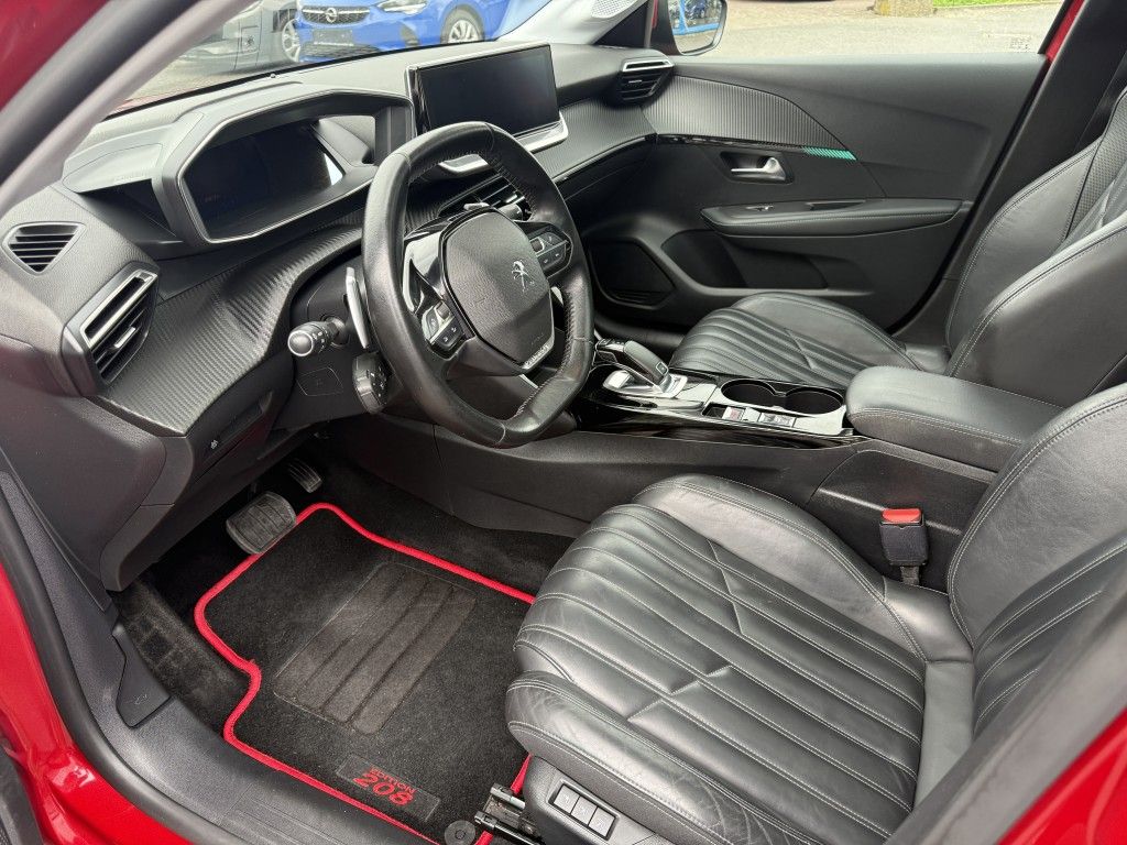 Peugeot 208 1.2 PureTech Allure - Samsaru's Car Outlet