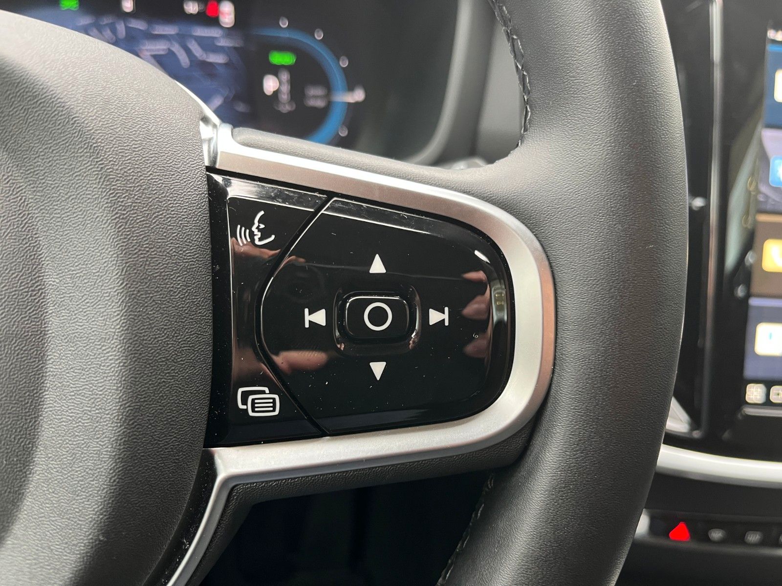 Volvo V60 T6 AWD Plug-in Hybrid Plus Dark Auto