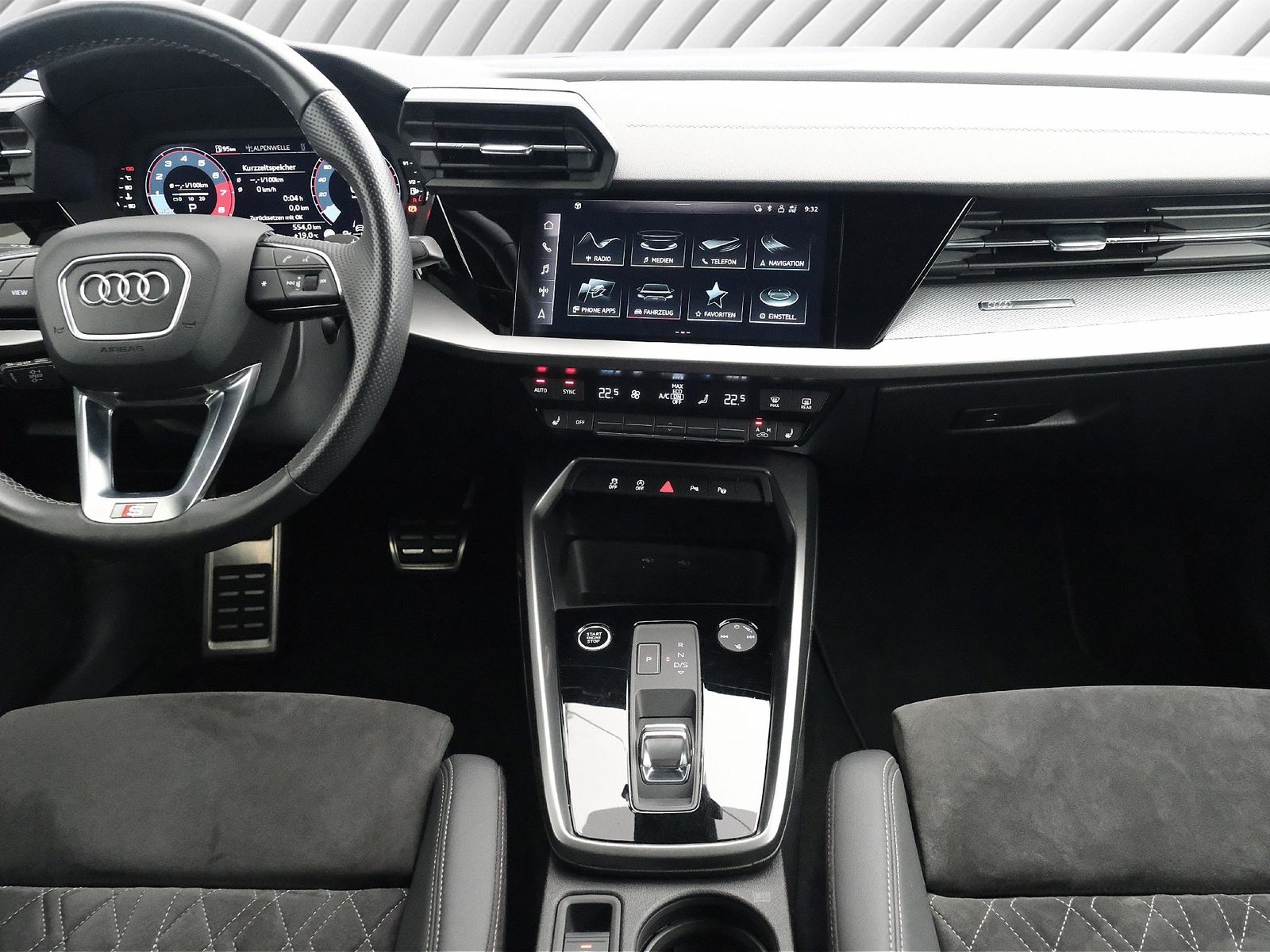 Audi A3 Sportback 35 TFSI S line - Samsaru's Car Outlet