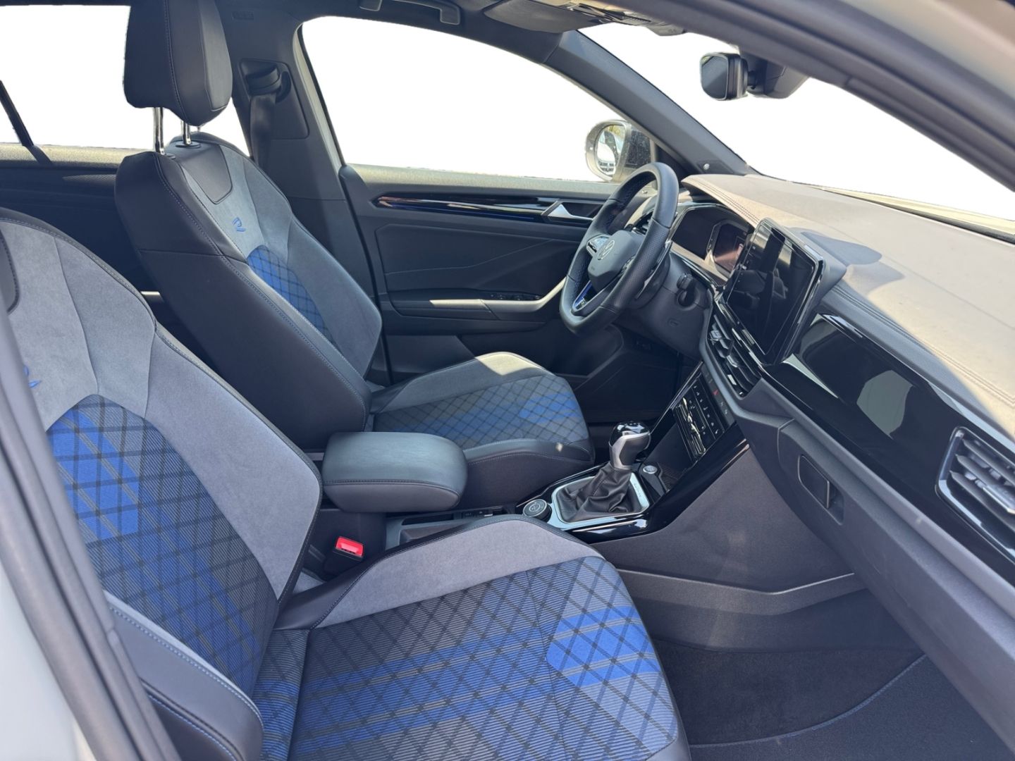 Volkswagen T-Roc R 2.0 TSI 4M - Samsaru's Car Outlet