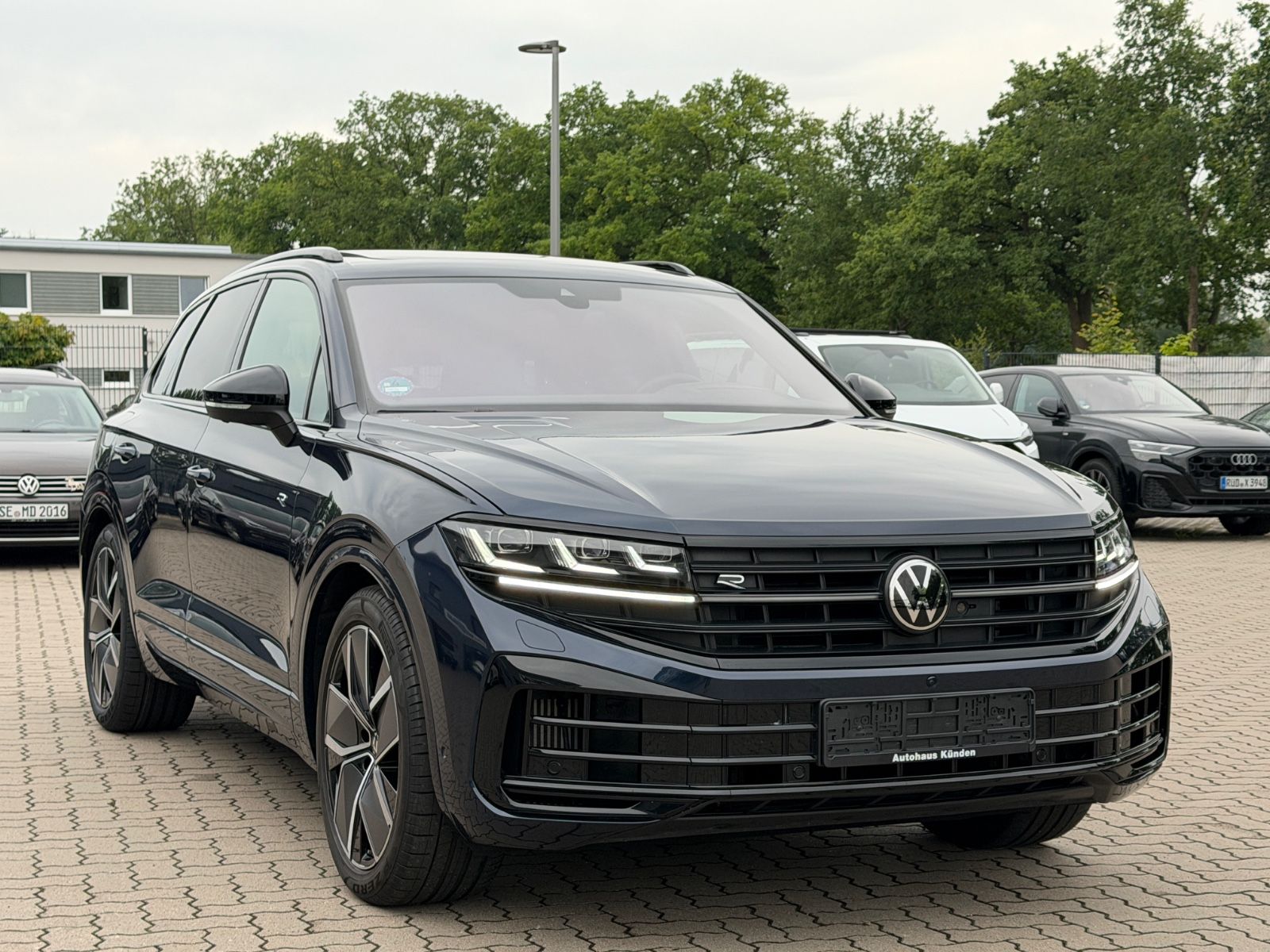 Volkswagen Touareg 3.0 TSI 4Motion R°NACHT°360°AHK°PANO°