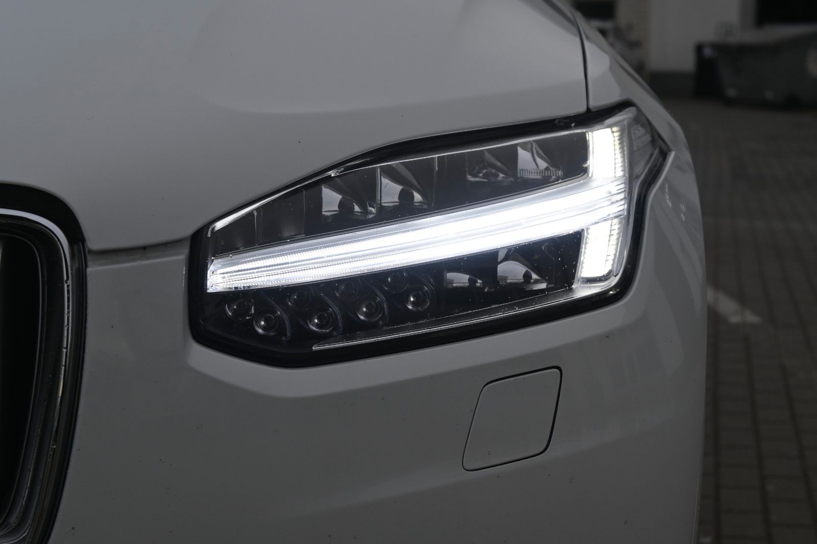 Volvo XC90 T8 AWD Inscrip. - Samsaru's Car Outlet