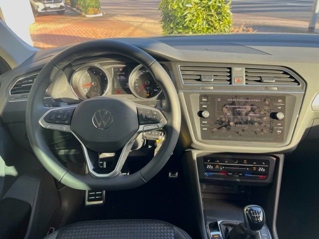 Volkswagen Tiguan 1.5 l TSI Active - Samsaru's Car Outlet