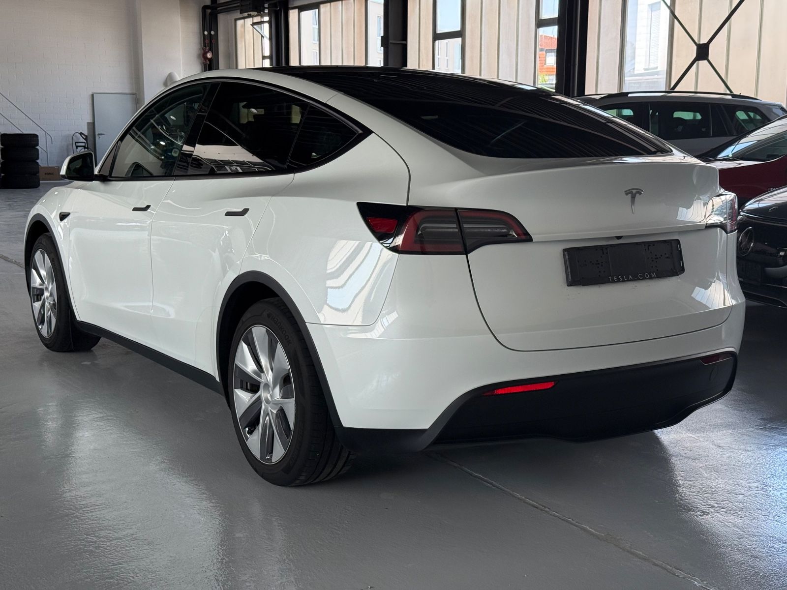 Tesla Model Y Standard Range RWD