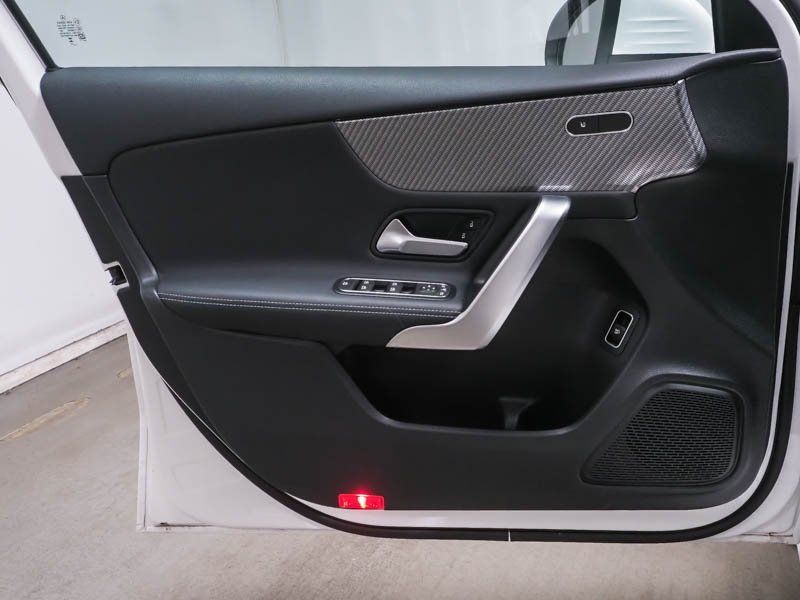Mercedes-Benz A 180 LIMOUSINE Progressive - Samsaru's Car Outlet