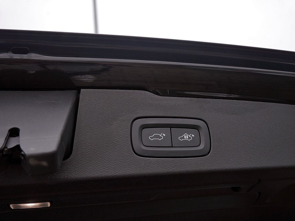 Volvo V60 T8 Recharge Plus Bright AWD AHK STANDHZ LED