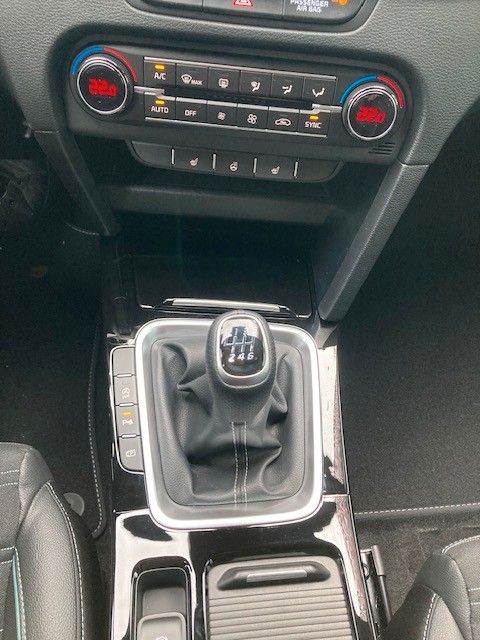 Kia Ceed Nightline - Samsaru's Car Outlet