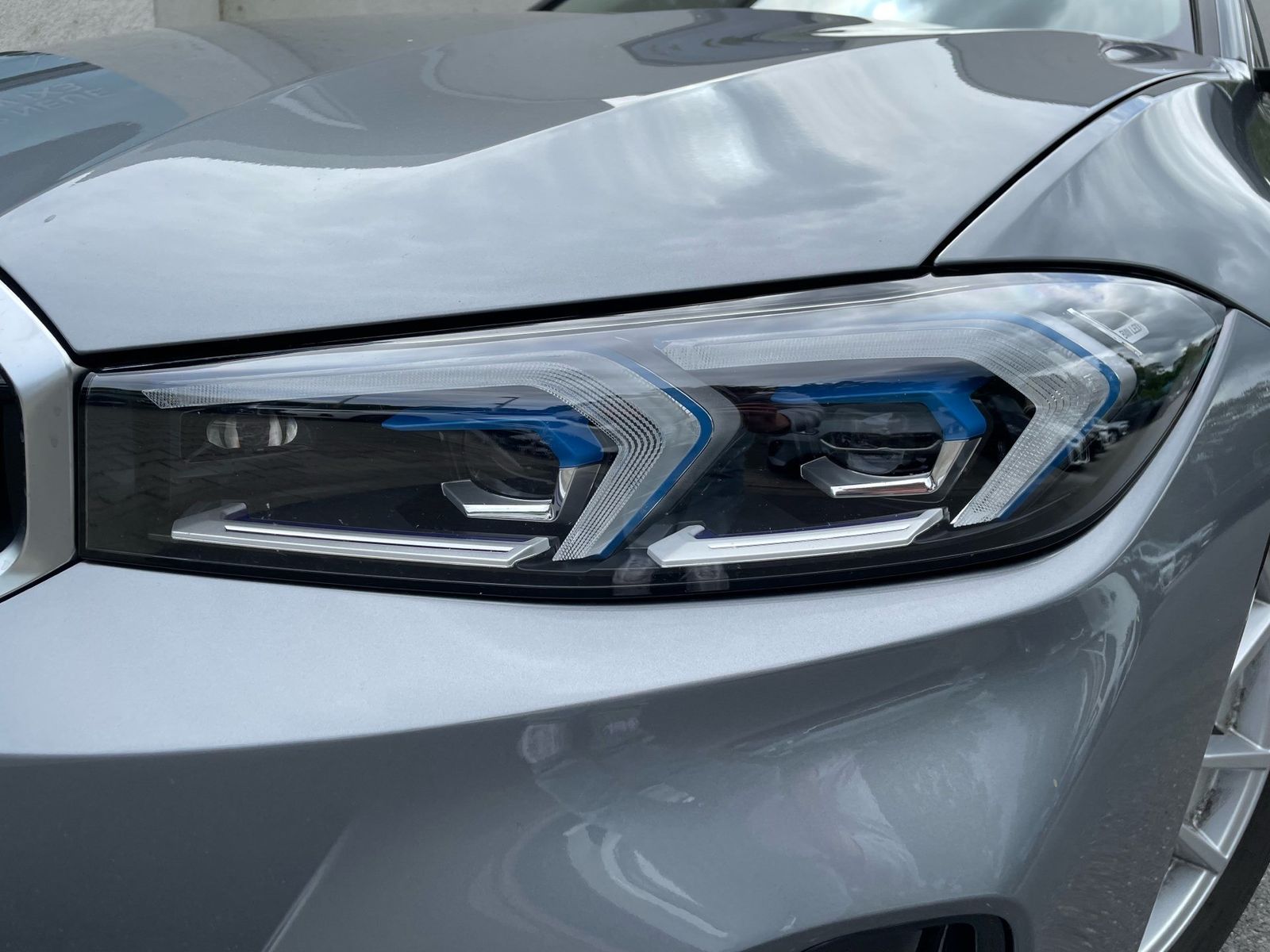 BMW 318i Touring || AHK ACC 360° Keyless eSitze LED