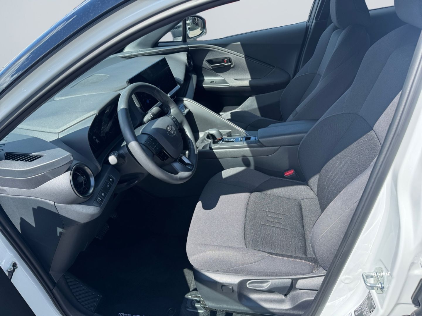 Toyota C-HR 2.0 Hybrid Black&White Team *Technik Paket*
