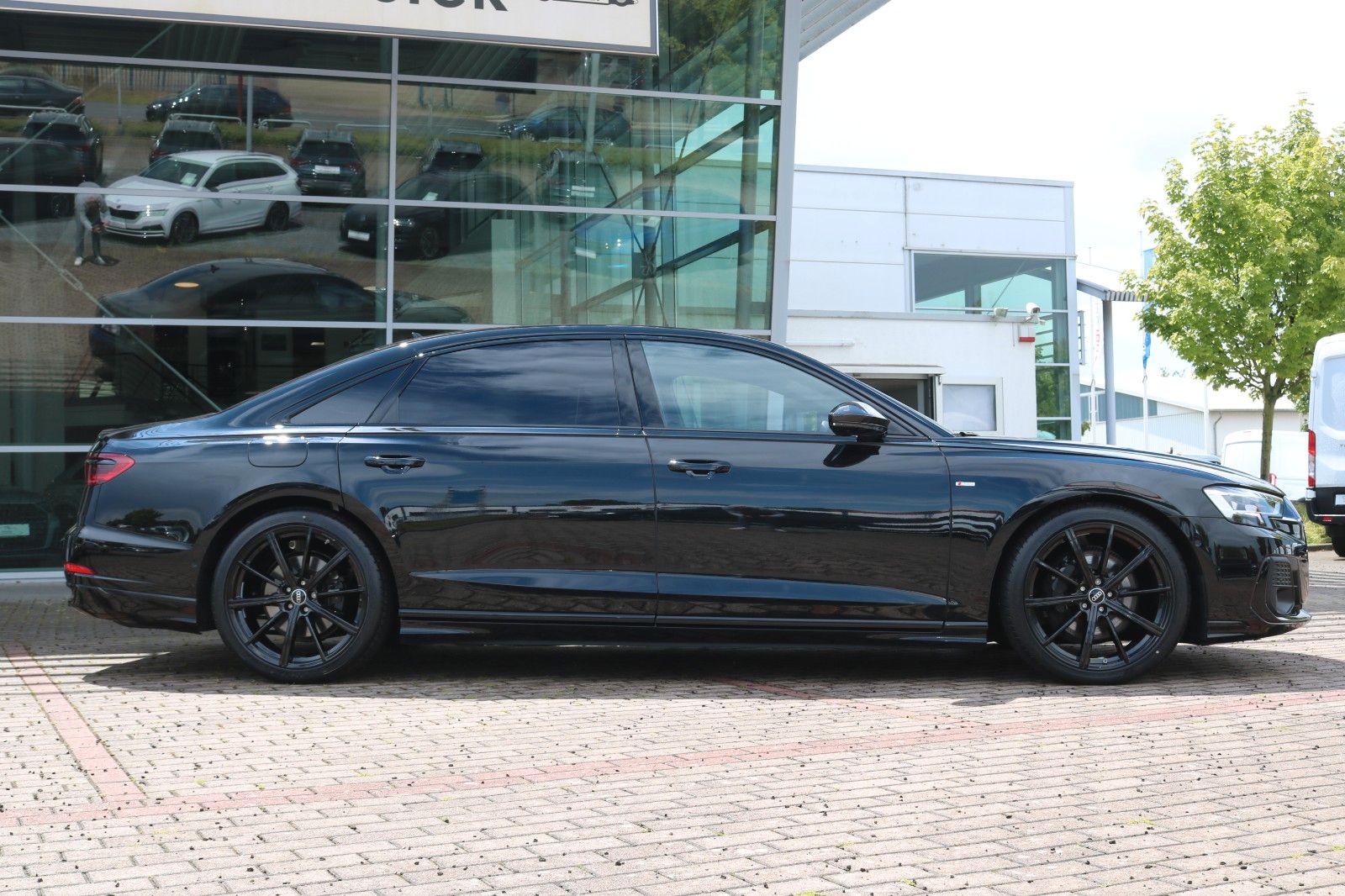 Audi A8 L 50 TDI Lang S line - Samsaru's Car Outlet