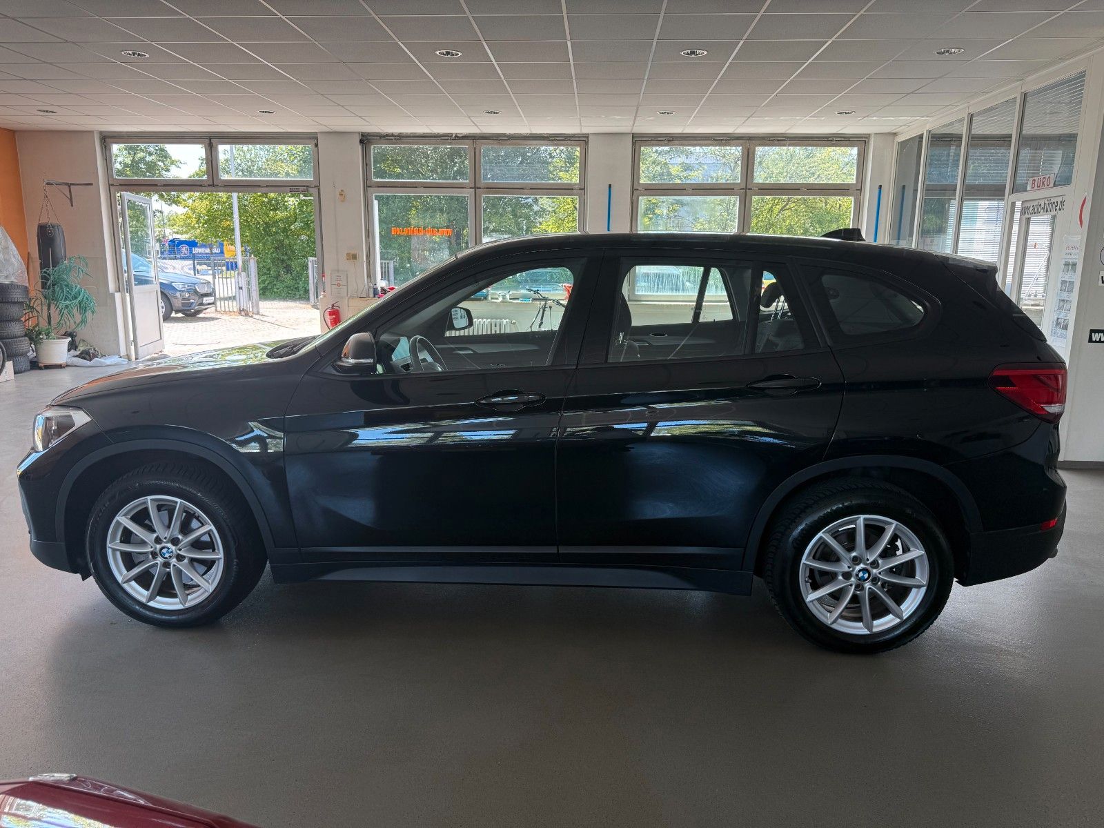 BMW X1 xDrive 18d Advantage - Samsaru's Car Outlet