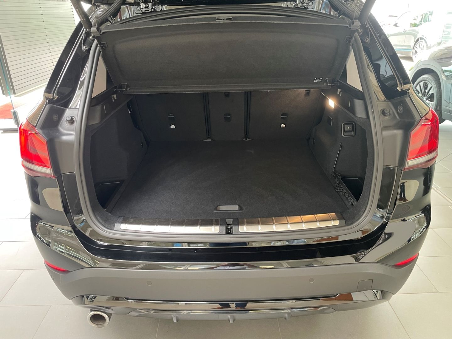 BMW X1 xDrive 25e Sport Line - Samsaru's Car Outlet