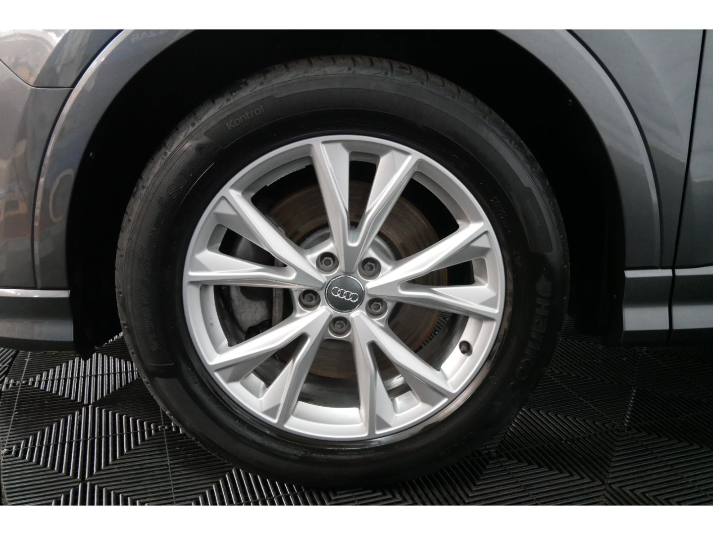 Audi Q3 40 TDI q S line - Samsaru's Car Outlet