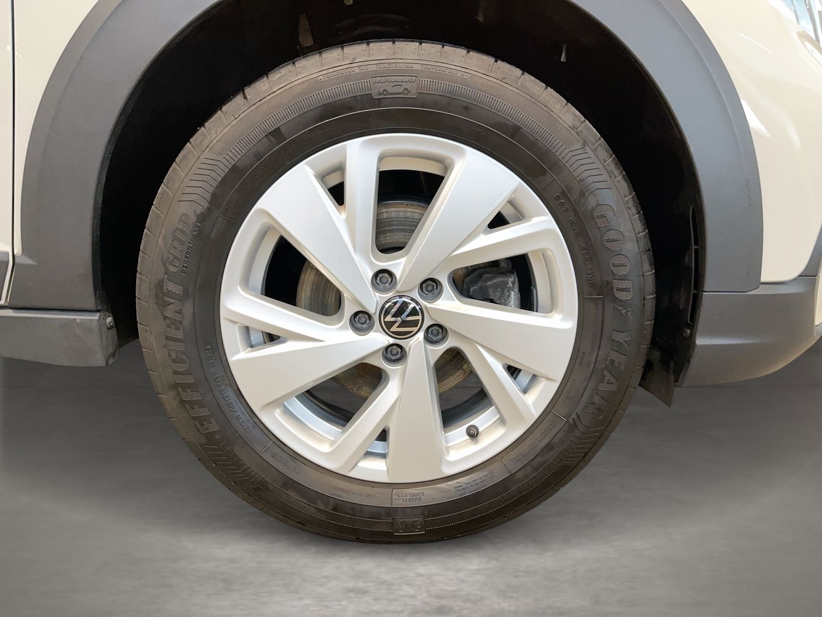 Volkswagen Taigo Life 1.0 TSI - Samsaru's Car Outlet
