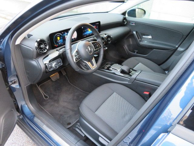 Mercedes-Benz A180 d Aut. - Samsaru's Car Outlet