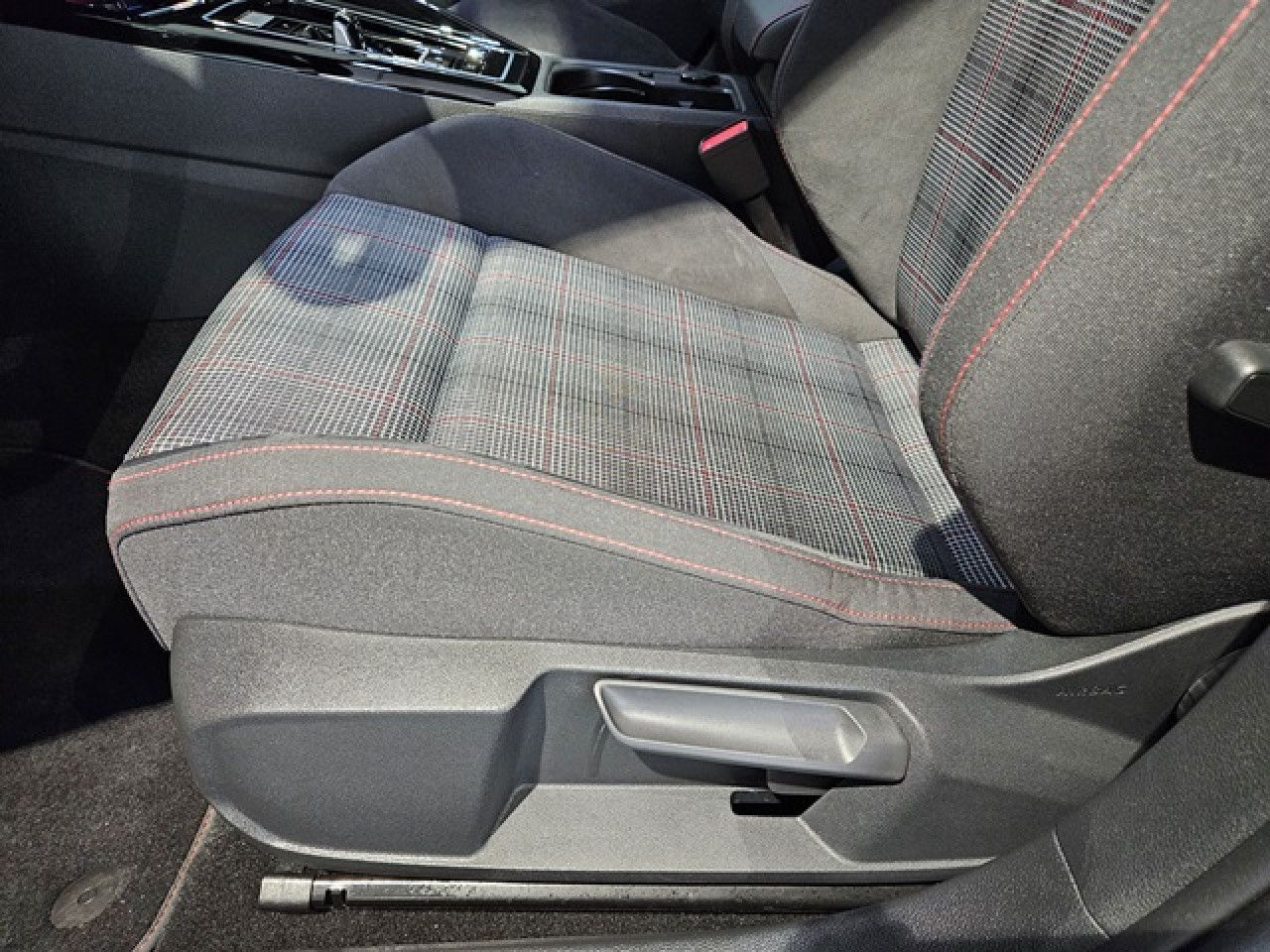 Volkswagen Golf 2.0 TSI GTI DSG - Samsaru's Car Outlet