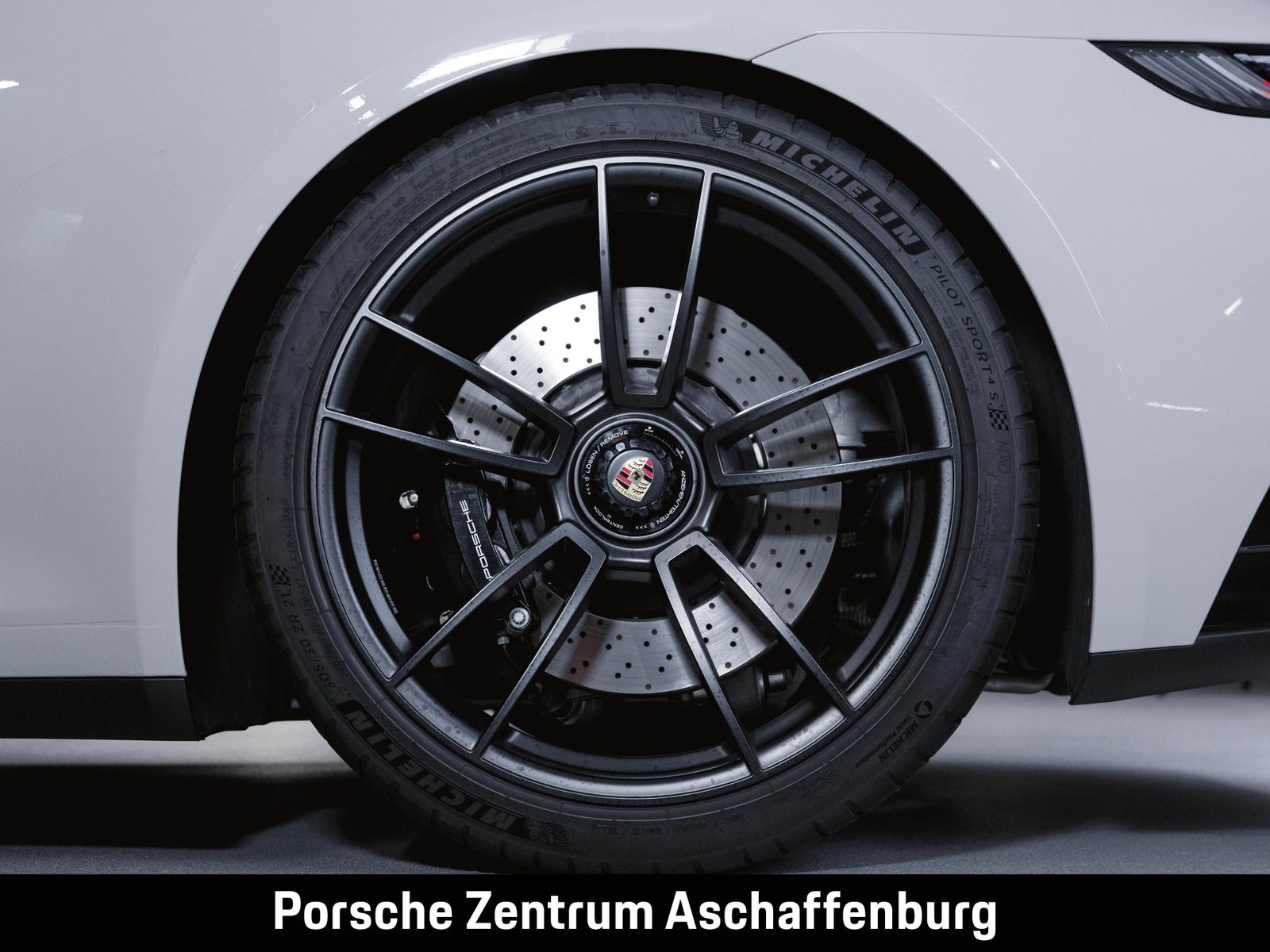 Porsche 911 Carrera 4 GTS Liftsystem BOSE Sportsitze