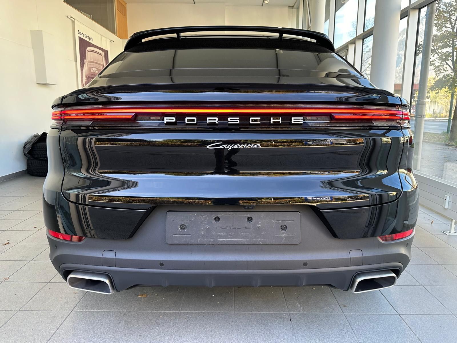Porsche Cayenne Coupe Hybrid Facelift/sw-grün/14W/Mtx/21