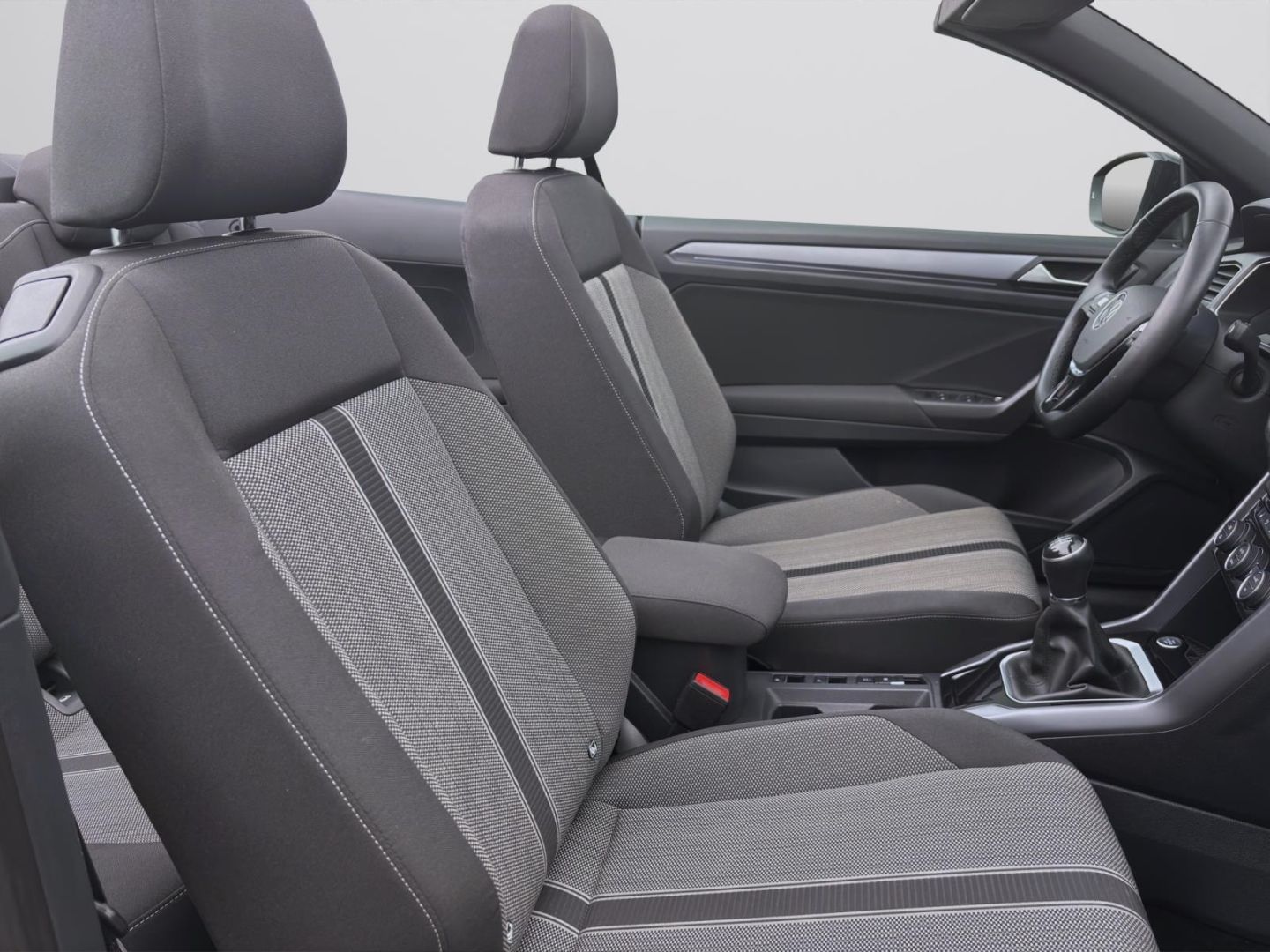 Volkswagen T-Roc 1.0 TSI STYLE - Samsaru's Car Outlet