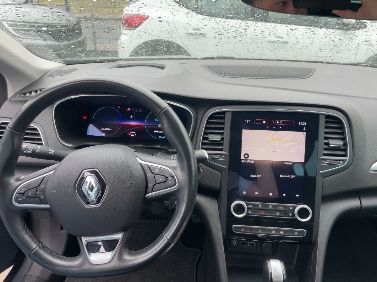 Renault Megane Grandtour INTENS E-TECH - Samsaru's Car Outlet