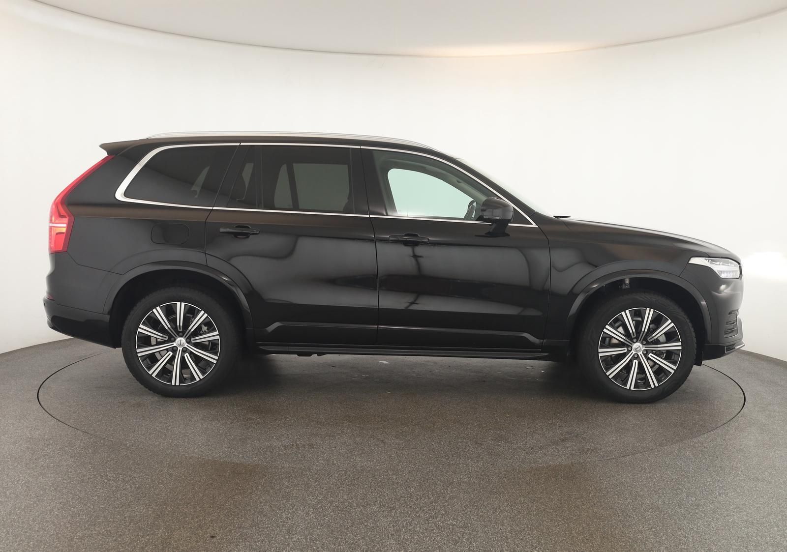 Volvo XC90 B5 AWD Core 7S LED Navi SHZ ACC Kam 20" AHK