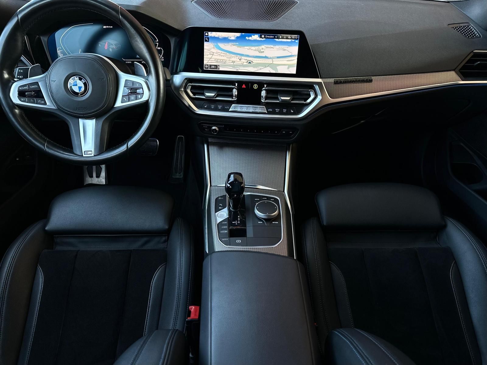 BMW 330e Touring M SPORT PAKET - Samsaru's Car Outlet