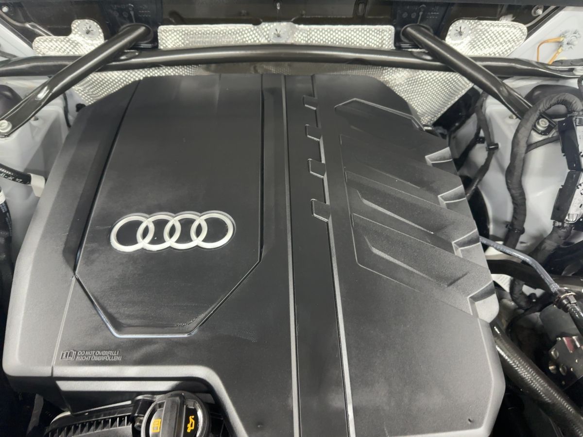 Audi Q5 S line 40 TFSI qua. S tronic AHK Matrix