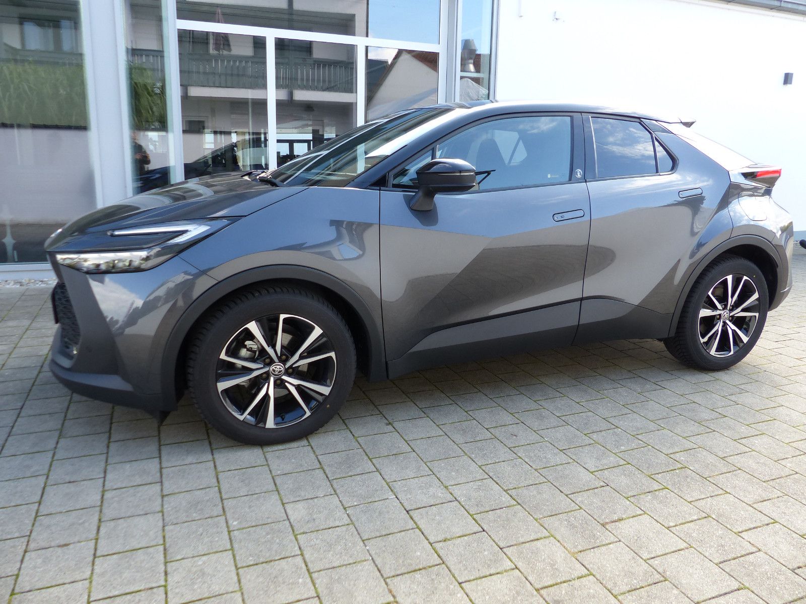 Toyota C-HR 1.8 Team D + Teckpaket LED el.Heckklappe