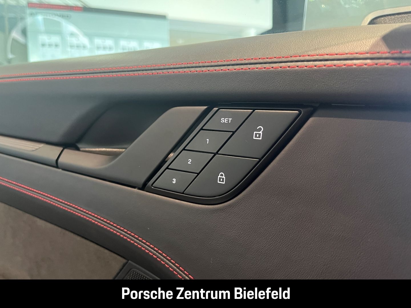Porsche 992 911 Targa 4 GTS BOSE Sportabgasanlage LED