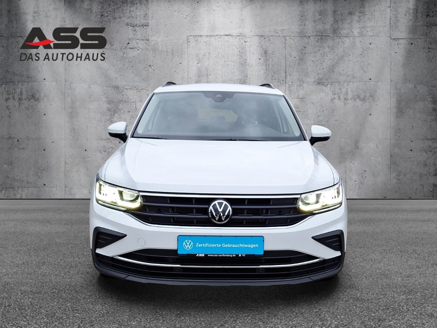 Volkswagen Tiguan 2.0 TDI Life - Samsaru's Car Outlet